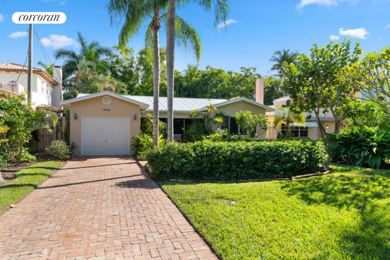 New York City Real Estate | View 606 South Palmway | 3 Beds, 2.5 Baths | View 1
