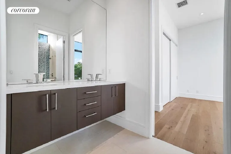 New York City Real Estate | View 117 Coconut Road | room 21 | View 22