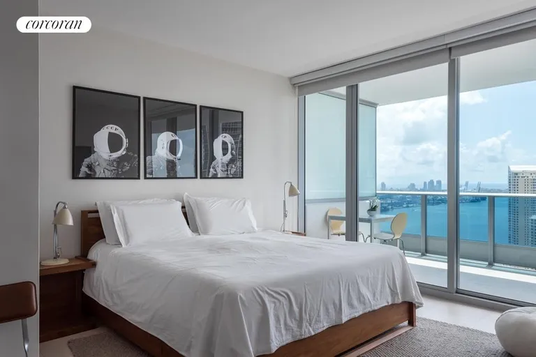 New York City Real Estate | View 200 Biscayne Blvd 4305 | room 2 | View 3