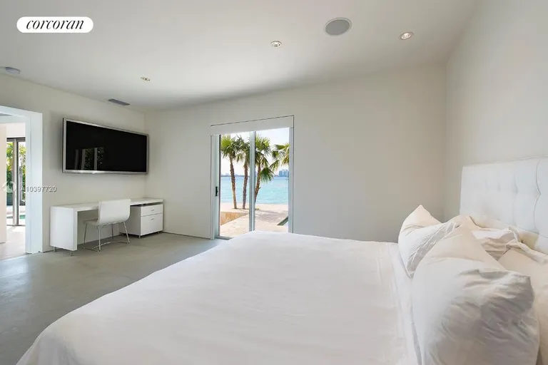 New York City Real Estate | View 7936 Biscayne Point Cir | room 19 | View 20