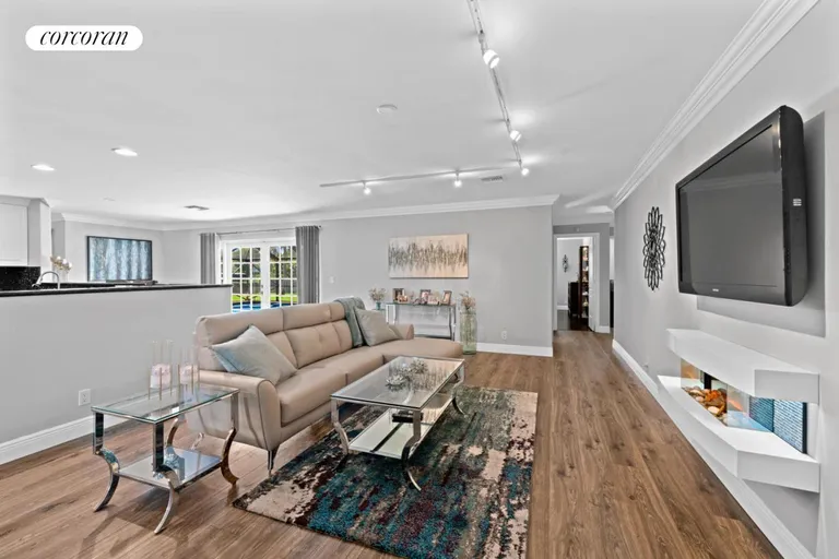 New York City Real Estate | View 4444 Maurice Drive | room 10 | View 11