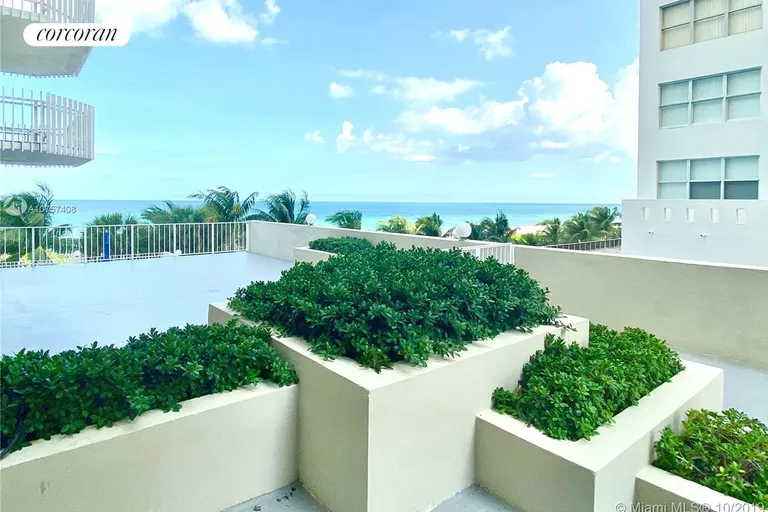 New York City Real Estate | View 6061 Collins Ave. #4E | room 25 | View 26