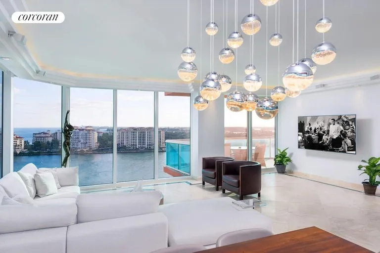 New York City Real Estate | View 300 S. Pointe Dr. #1701 | room 7 | View 8