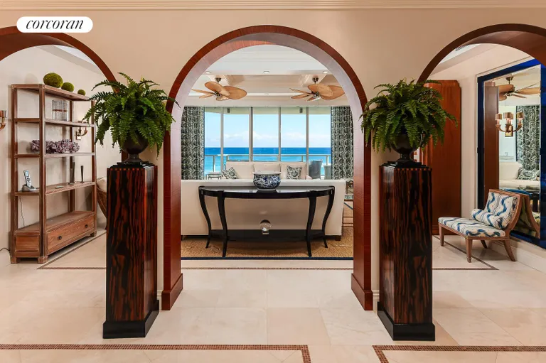 New York City Real Estate | View 3000 S Ocean Blvd, 406 | Foyer | View 2