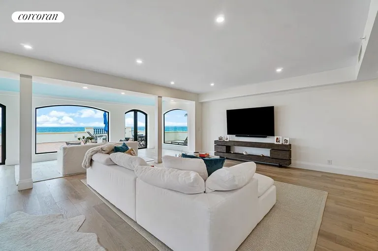 New York City Real Estate | View 2601 N Ocean Boulevard D | room 5 | View 6