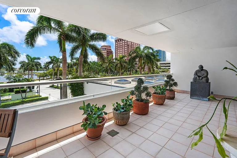 New York City Real Estate | View 529 South Flagler Drive # Th3e | room 8 | View 9