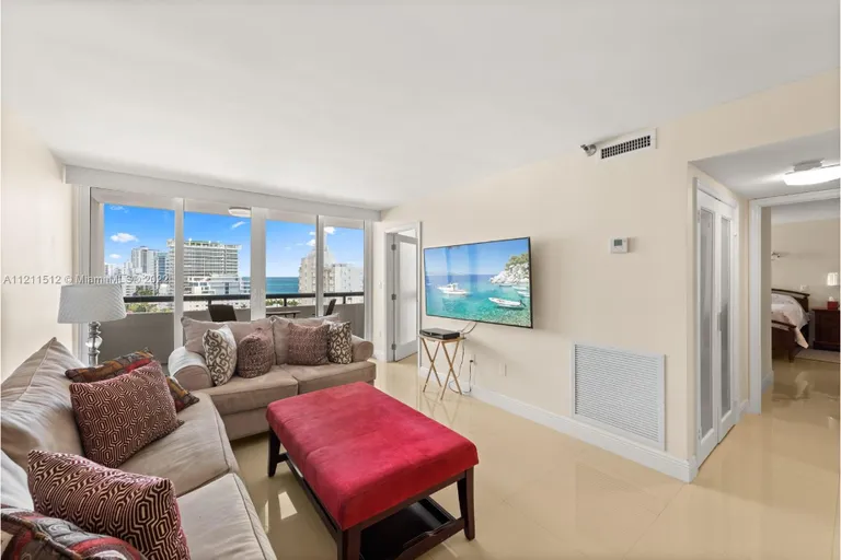 New York City Real Estate | View 3200 Collins Ave #12-2 | room 4 | View 5