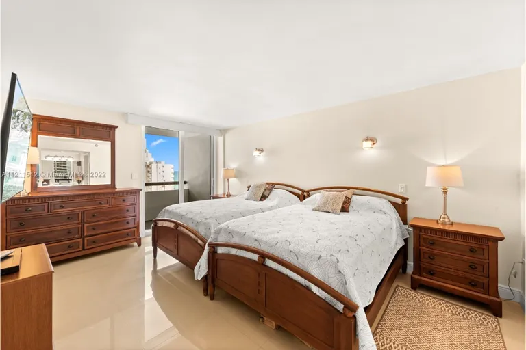 New York City Real Estate | View 3200 Collins Ave #12-2 | room 6 | View 7