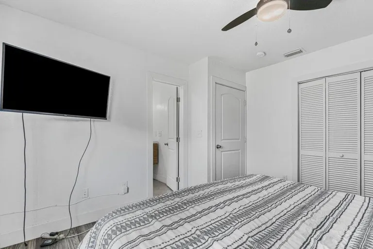 New York City Real Estate | View 126 NW 6th Ave | room 12 | View 13