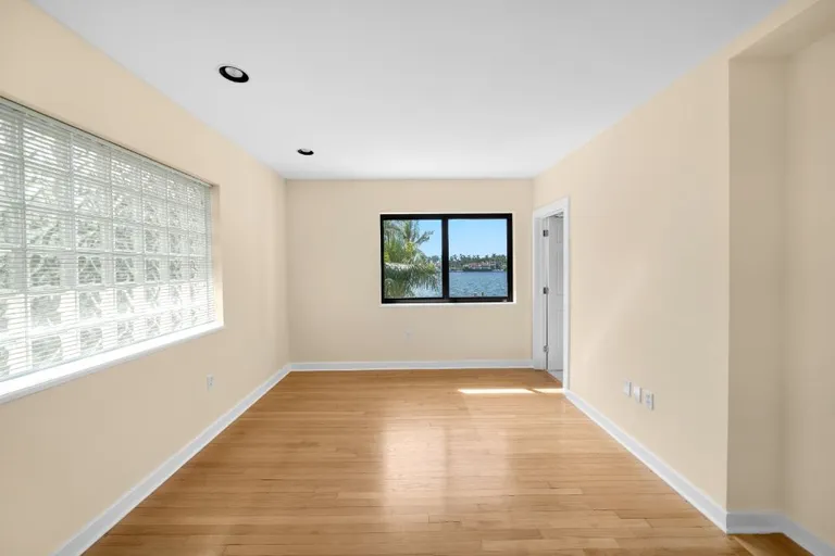 New York City Real Estate | View 1100 Bay Drive | room 25 | View 26