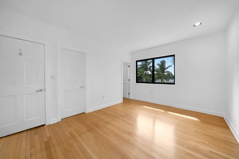 New York City Real Estate | View 1100 Bay Drive | room 29 | View 30