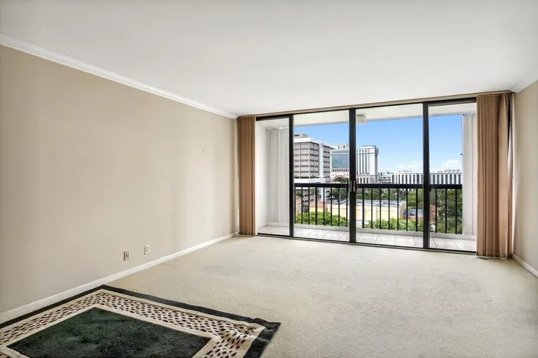 New York City Real Estate | View 400 North Flagler Drive #1102 | room 9 | View 10