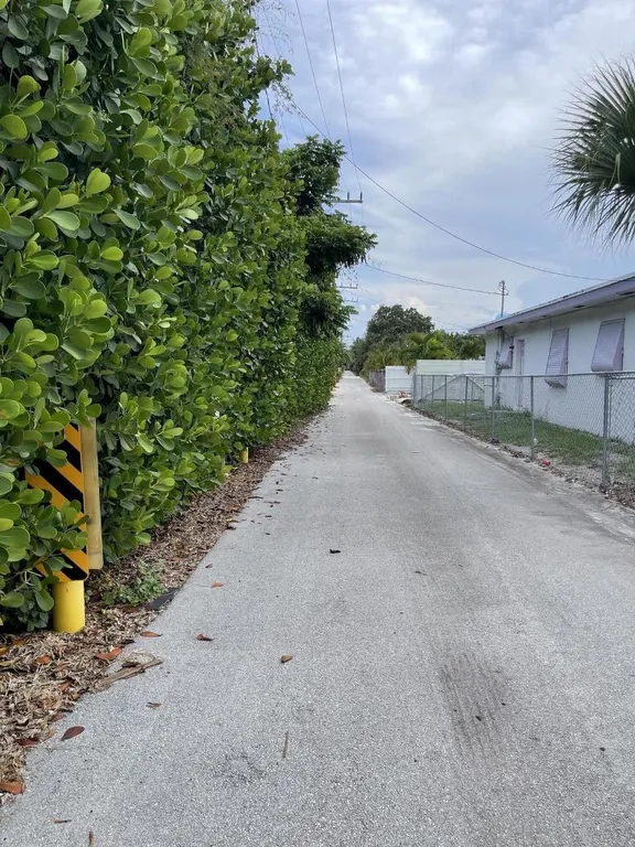 220 S Swinton Ave, Delray Beach, FL 33444 Property for sale