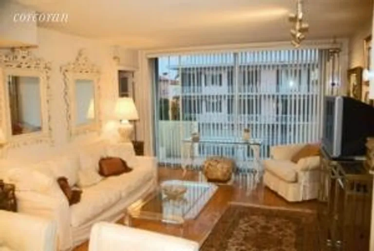 New York City Real Estate | View 401 Peruvian Avenue #302 | room 1 | View 2
