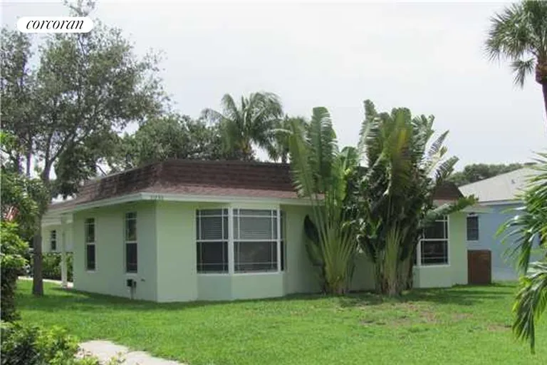 New York City Real Estate | View 1031 South Palmway | 3 Beds, 2 Baths | View 1
