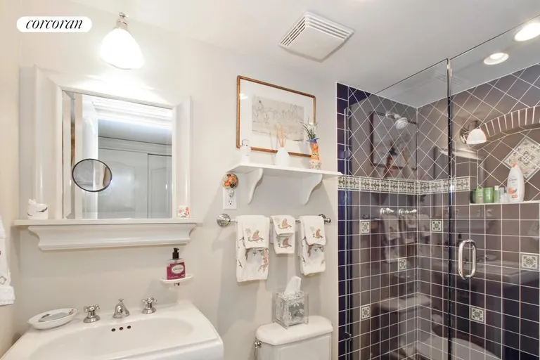 New York City Real Estate | View 400 Flagler Drive #2103 | Guest Bath | View 10