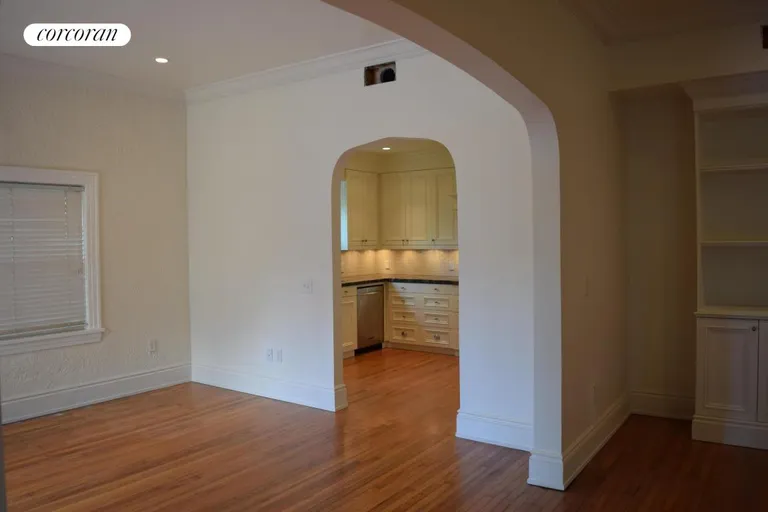 New York City Real Estate | View 323 Dartmouth Drive | room 3 | View 4