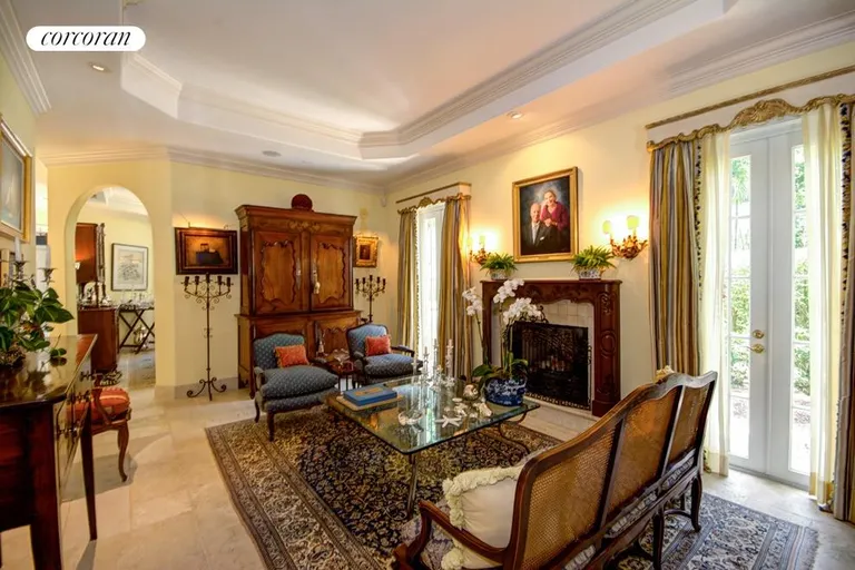 New York City Real Estate | View 790 Andrews Avenue #F101 | Living Room | View 5