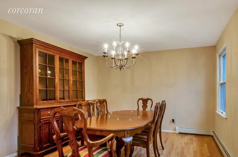 New York City Real Estate | View 18 Phyllis Court | room 7 | View 8