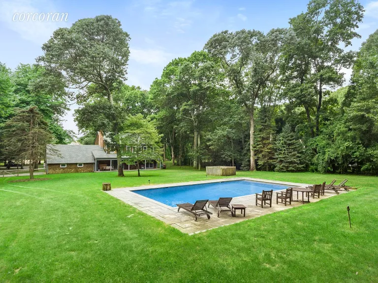 New York City Real Estate | View 4 Stock Farm Ln | 4 Beds, 4 Baths | View 1