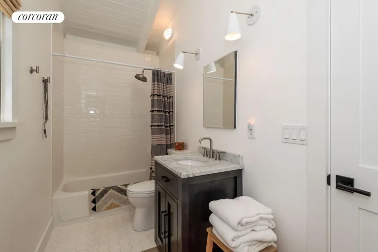New York City Real Estate | View 62 Turtle Cove Drive | En-Suite Shared Guest Bathroom | View 26