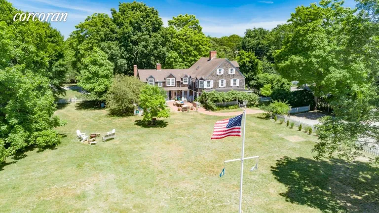 New York City Real Estate | View 137 Montauk Highway | 7 Beds, 5 Baths | View 1