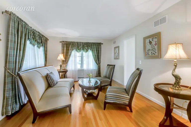 New York City Real Estate | View 8 Mill Pond Lane | room 5 | View 6