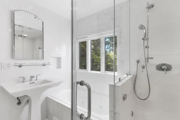 New York City Real Estate | View Montauk | master bathroom | View 9