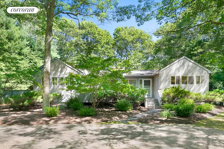 New York City Real Estate | View 21 Wooded Oak Lane | room 13 | View 14