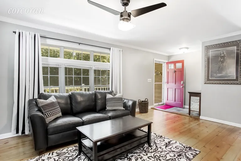 New York City Real Estate | View 27 Oak Dr | room 2 | View 3