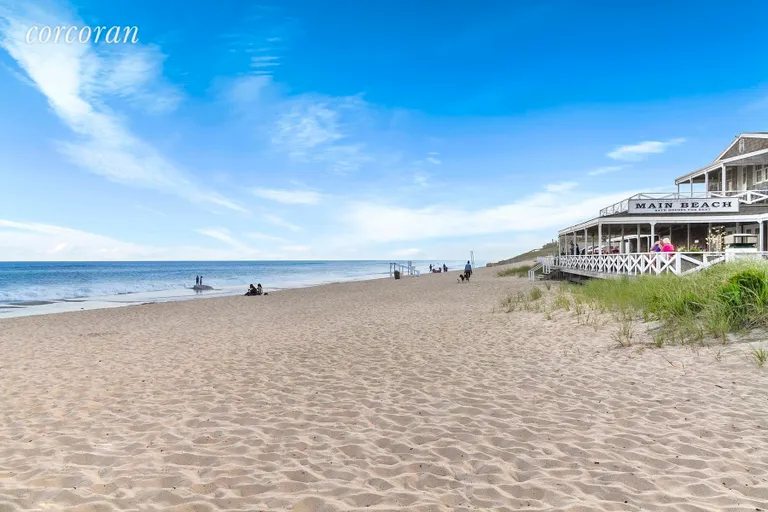 New York City Real Estate | View 10 Pondview Ln | Main Beach Minutes Away | View 3