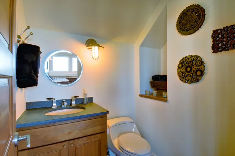 New York City Real Estate | View  | POWDER ROOM | View 18