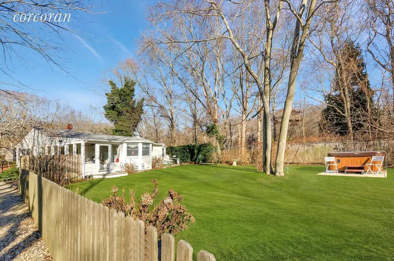New York City Real Estate | View 142 Marys Ln | 3 Beds, 2 Baths | View 1