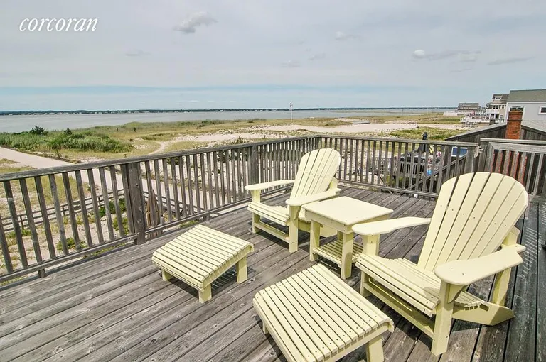 New York City Real Estate | View 788 Dune Road | 3 Beds, 2 Baths | View 1
