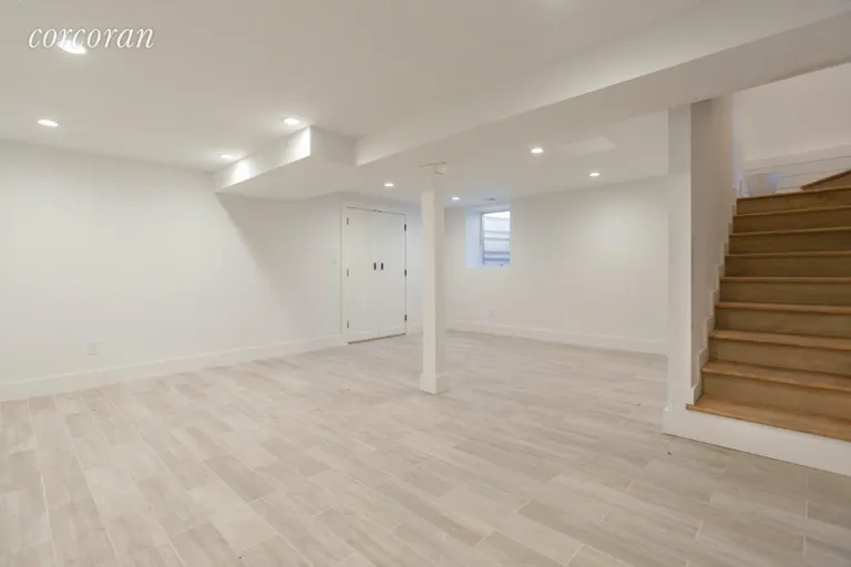 New York City Real Estate | View 137 Narrow Ln | room 8 | View 9