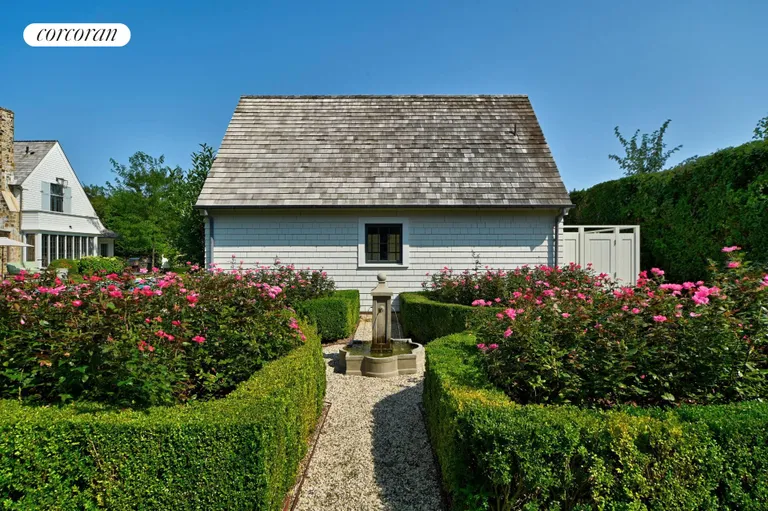 New York City Real Estate | View 70 Matthews Lane | garden | View 32