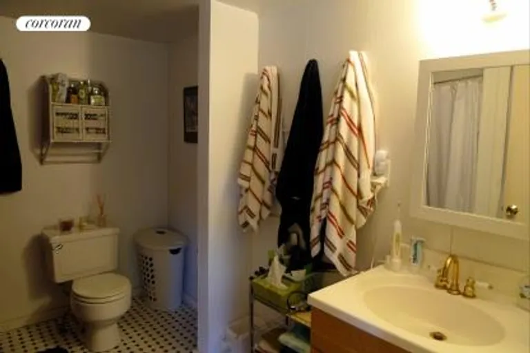 New York City Real Estate | View  | Cottage Bathroom | View 17