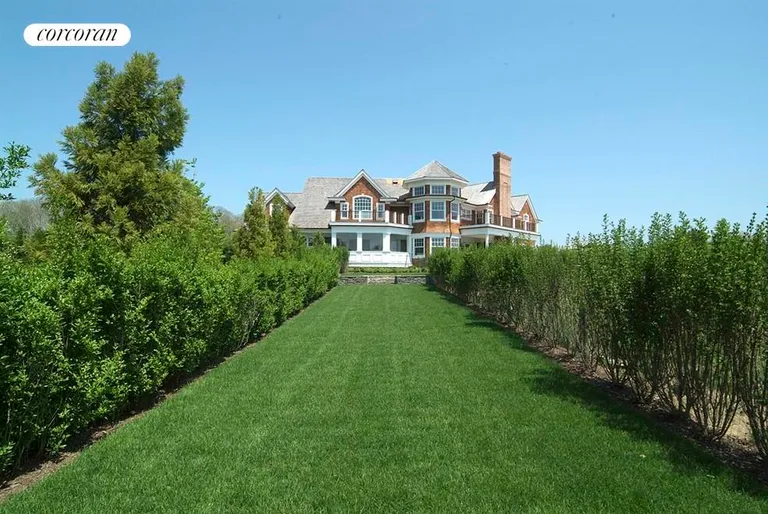 New York City Real Estate | View  | 1 acre of verdant lawns | View 17