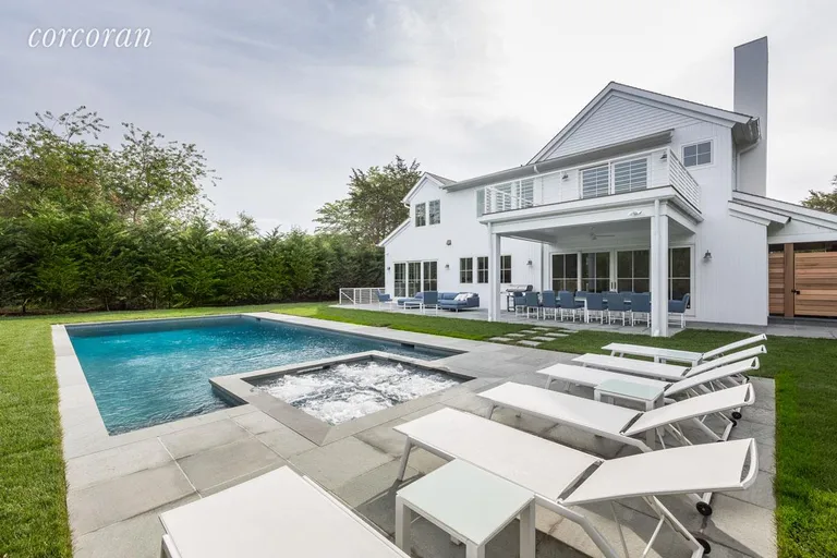 New York City Real Estate | View 184 Bluff Rd | 7 Beds, 7.5 Baths | View 1