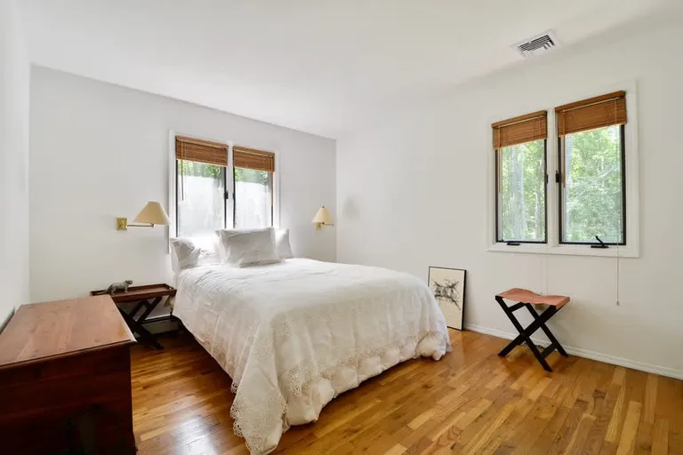 New York City Real Estate | View 17 Country Club Drive | room 9 | View 10