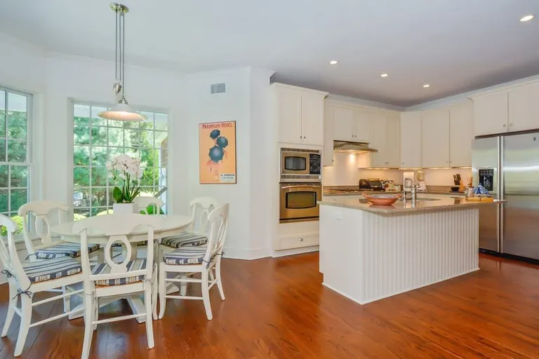 New York City Real Estate | View 25 Lake Drive | Eat in Kitchen | View 2