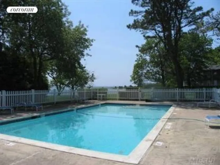 New York City Real Estate | View 70 Middle Pond Road - Middle Pond Estates- | room 5 | View 6