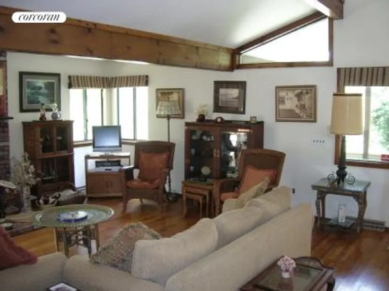 New York City Real Estate | View 43 Kings Point Road | Big Living Room | View 2