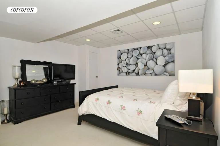 New York City Real Estate | View  | Guest bedroom 4 | View 12