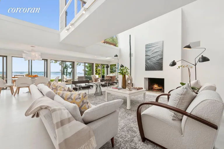 New York City Real Estate | View 18 Soundview Drive | Fabulous Waterfront Living | View 3