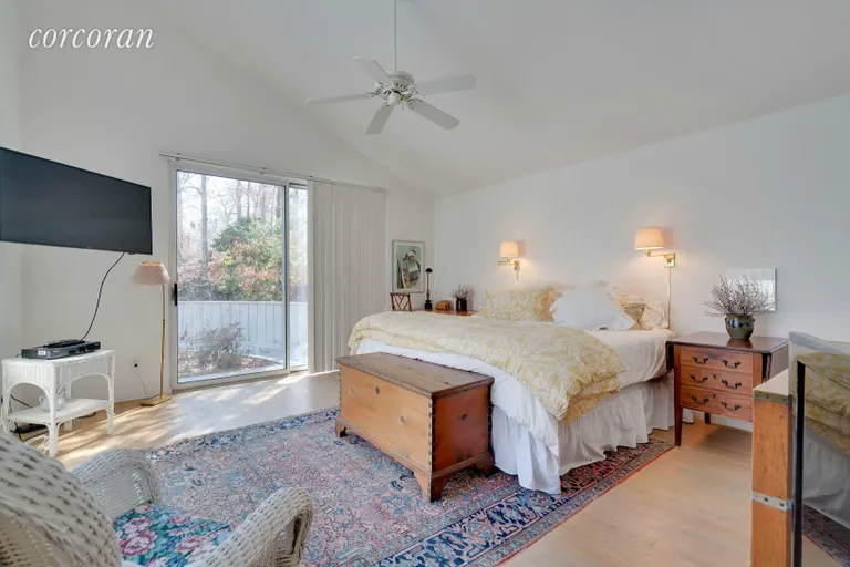 New York City Real Estate | View 155 Middle Hwy | room 12 | View 13