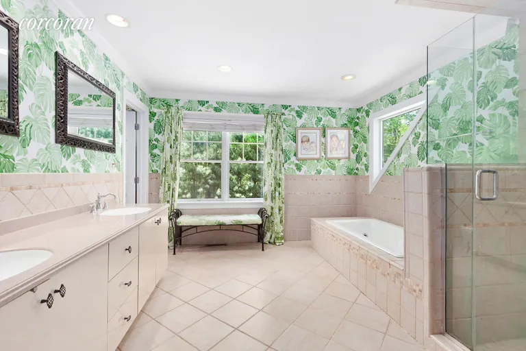 New York City Real Estate | View 113 Northside Drive | Master Bath with Jacuzzi Tub | View 7