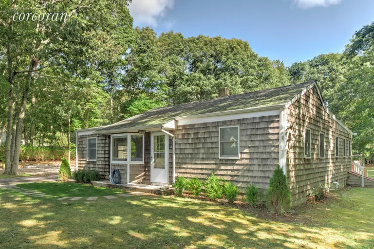 New York City Real Estate | View 175 Wainscott Harbor Rd | 3 Beds, 2 Baths | View 1