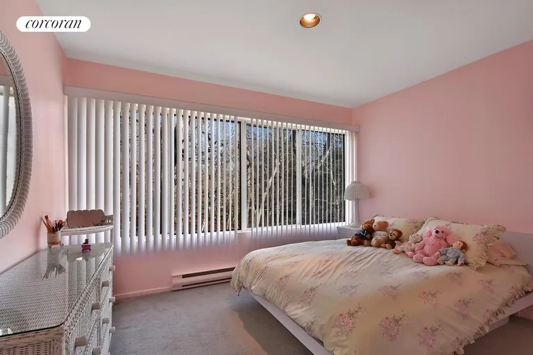 New York City Real Estate | View  | Guest bedroom (2 of 5 guest rooms) | View 16