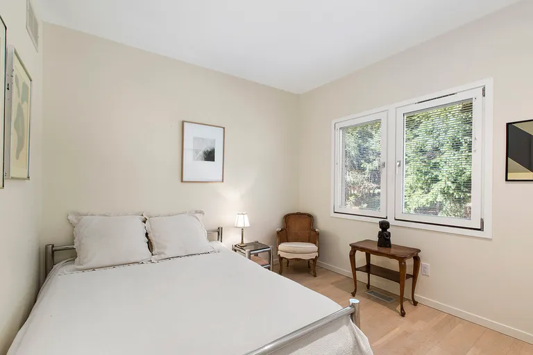 New York City Real Estate | View  | Guest room | View 12